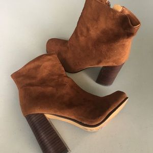 BROWN BOOTIES